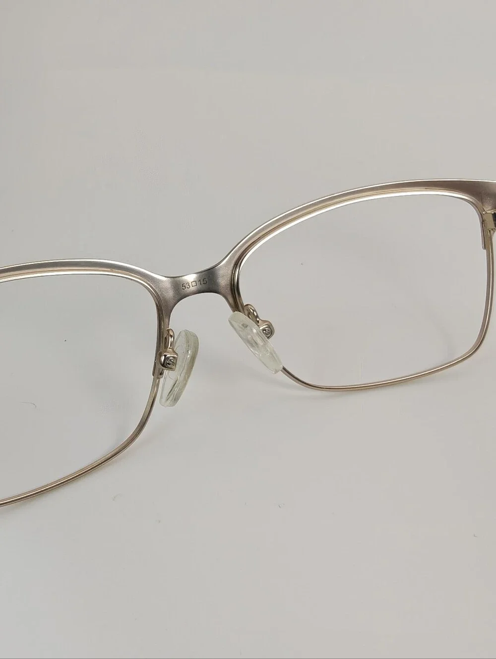 Oscar De La Renta. Women's Matte Black and Gold Semi-Rim Cat-Eye Glasses.